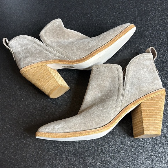 Jeffrey Campbell Women's Rosee Bootie Taupe Suede Pull On Ankle Boot Size 8 1/2​ - Picture 7 of 12